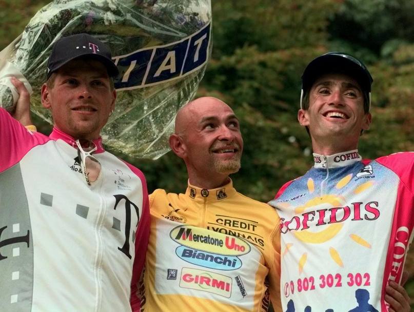 Ancora sul podio del Tour ‘98 con Ullrich e JUlich (Ap)